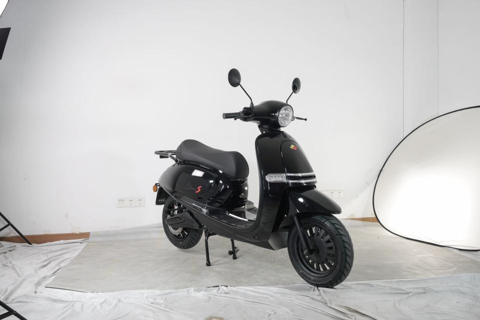 Velca Calima S (2) MOTOCICLETA ELÉCTRICA VELCA CALIMA S 25 5Kw - vehículos eléctricos