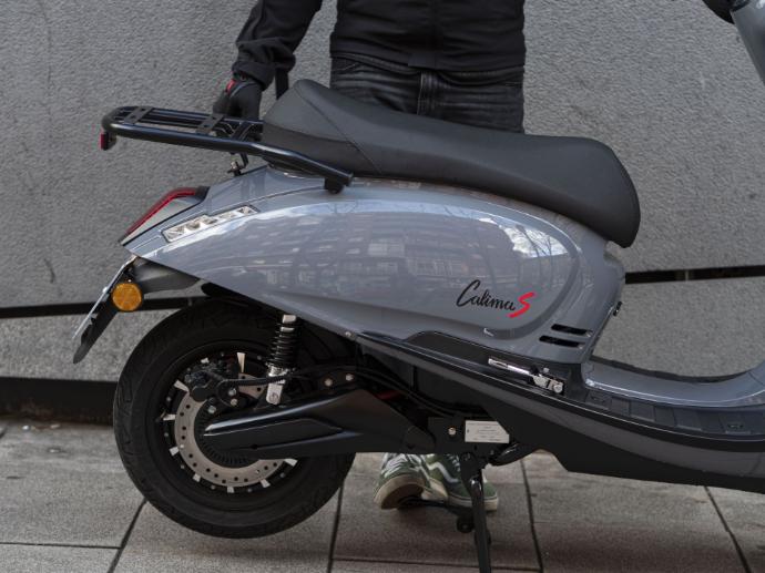 Velca Calima S – Estática trasera MOTOCICLETA ELÉCTRICA VELCA CALIMA S 25 5Kw - vehículos eléctricos
