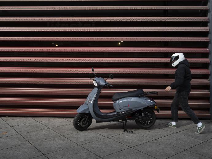 Velca Calima S – Exterior lateral MOTOCICLETA ELÉCTRICA VELCA CALIMA S 25 5Kw - vehículos eléctricos