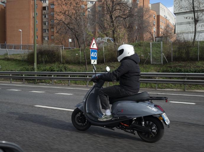 Velca Calima S – Rodado interurbano MOTOCICLETA ELÉCTRICA VELCA CALIMA S 25 5Kw - vehículos eléctricos