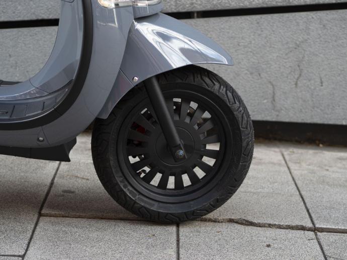 Velca Calima S – Rueda delantera MOTOCICLETA ELÉCTRICA VELCA CALIMA S 25 5Kw - vehículos eléctricos