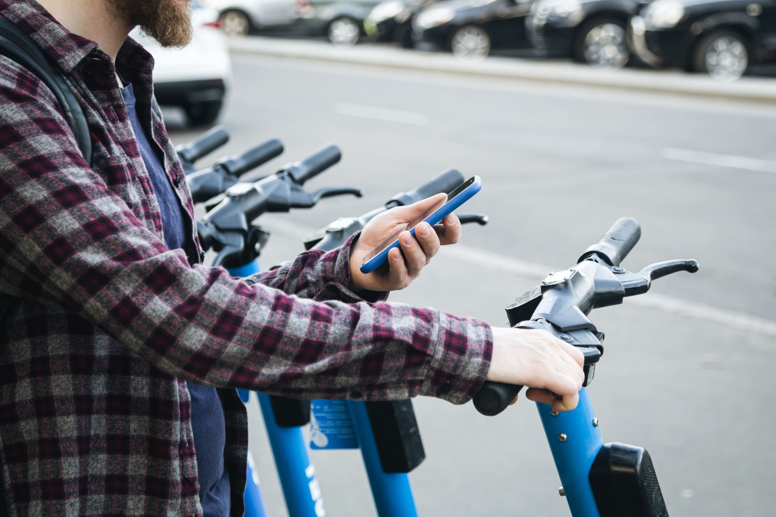 Mitos sobre la movilidad eléctrica que siguen frenando compras - vehículos eléctricos